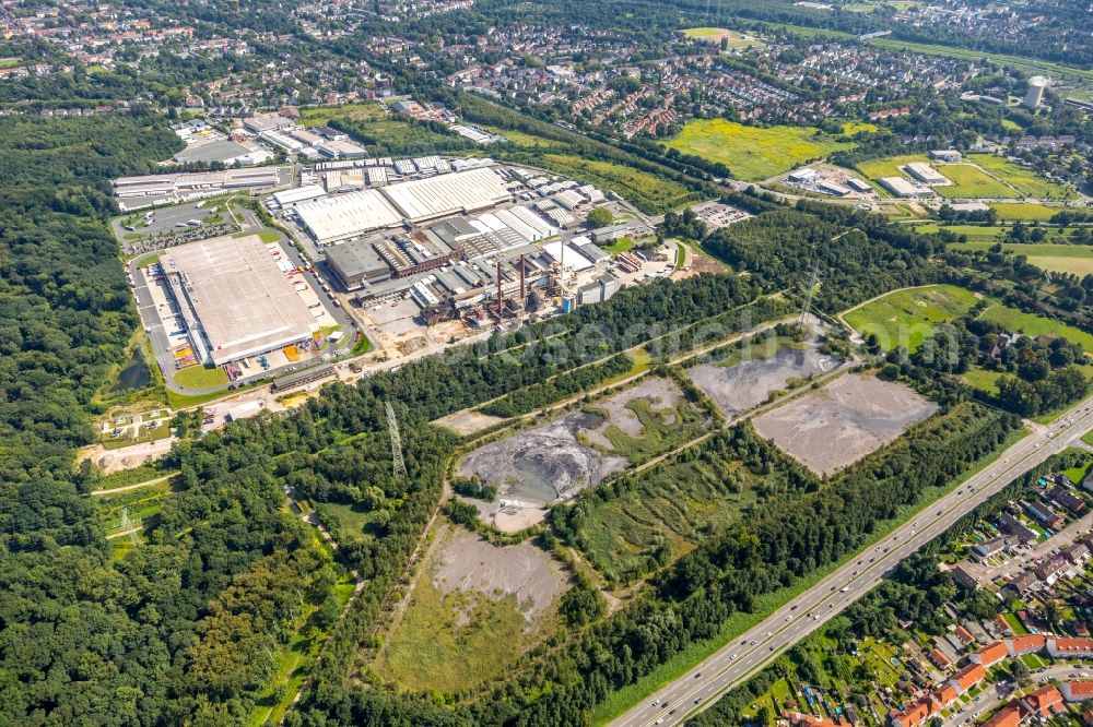 Essen from the bird's eye view: Industrial and commercial area along the Ruhrglasstrasse in Essen in the state North Rhine-Westphalia, Germany