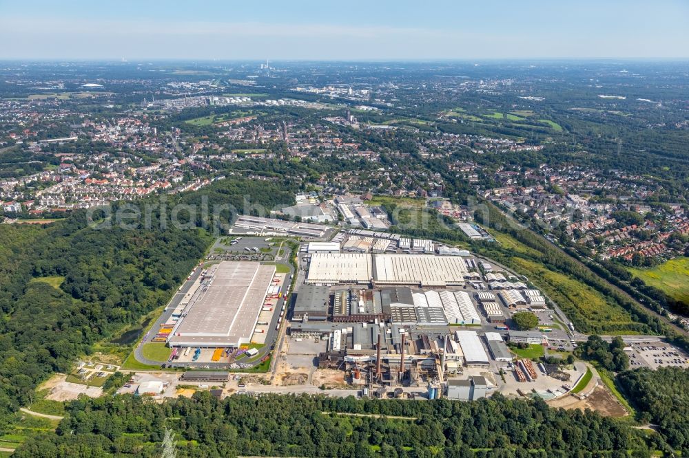 Aerial photograph Essen - Industrial and commercial area along the Ruhrglasstrasse in Essen in the state North Rhine-Westphalia, Germany