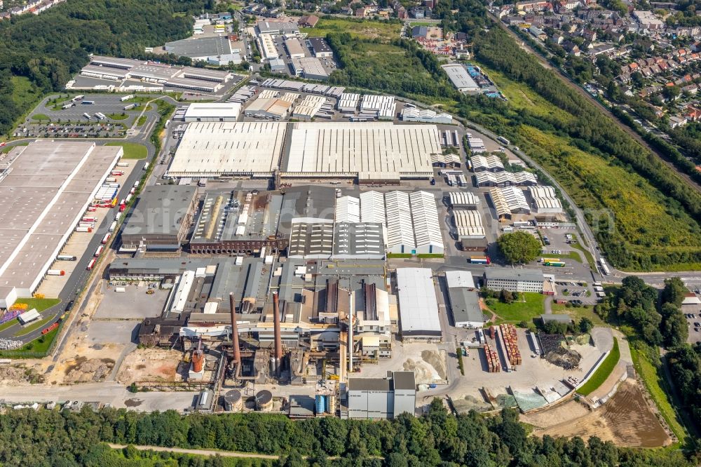 Essen from the bird's eye view: Industrial and commercial area along the Ruhrglasstrasse in Essen in the state North Rhine-Westphalia, Germany