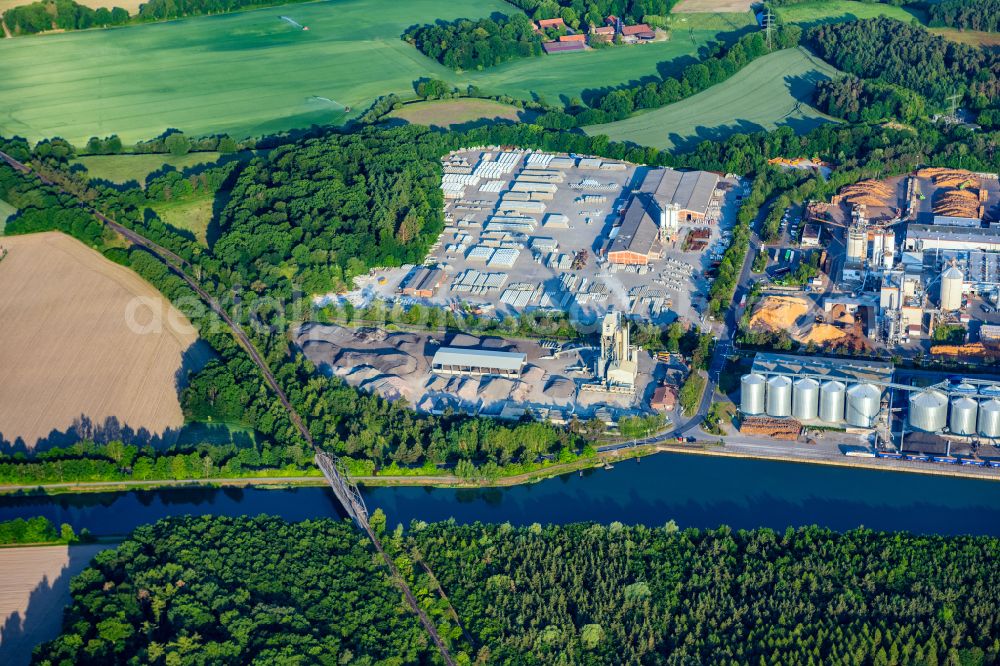 Aerial image Uelzen - Industrial and commercial area on Fluss of Ilmenau on street Bremer Strasse in Uelzen in the state Lower Saxony, Germany