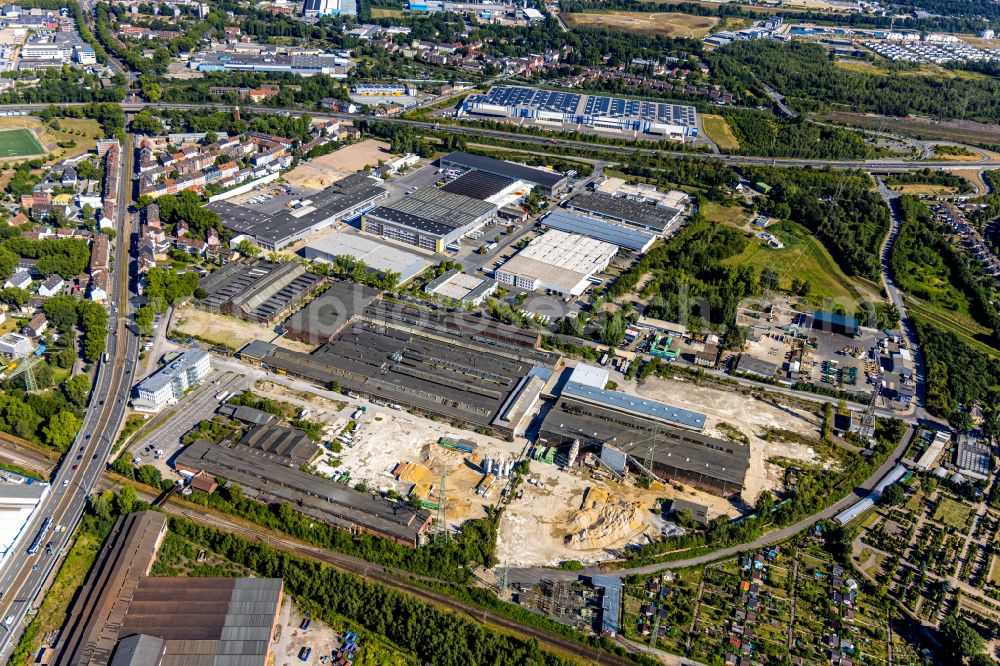 Gelsenkirchen from the bird's eye view: Industrial and commercial area in the district of Bismarck in Gelsenkirchen in the Ruhr area in the state of North Rhine-Westphalia, Germany