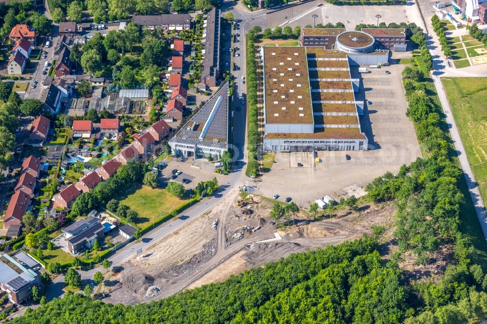 Aerial image Gelsenkirchen - Industrial and commercial area Horst along the Strasse Am Bugapark in Gelsenkirchen in the state North Rhine-Westphalia, Germany