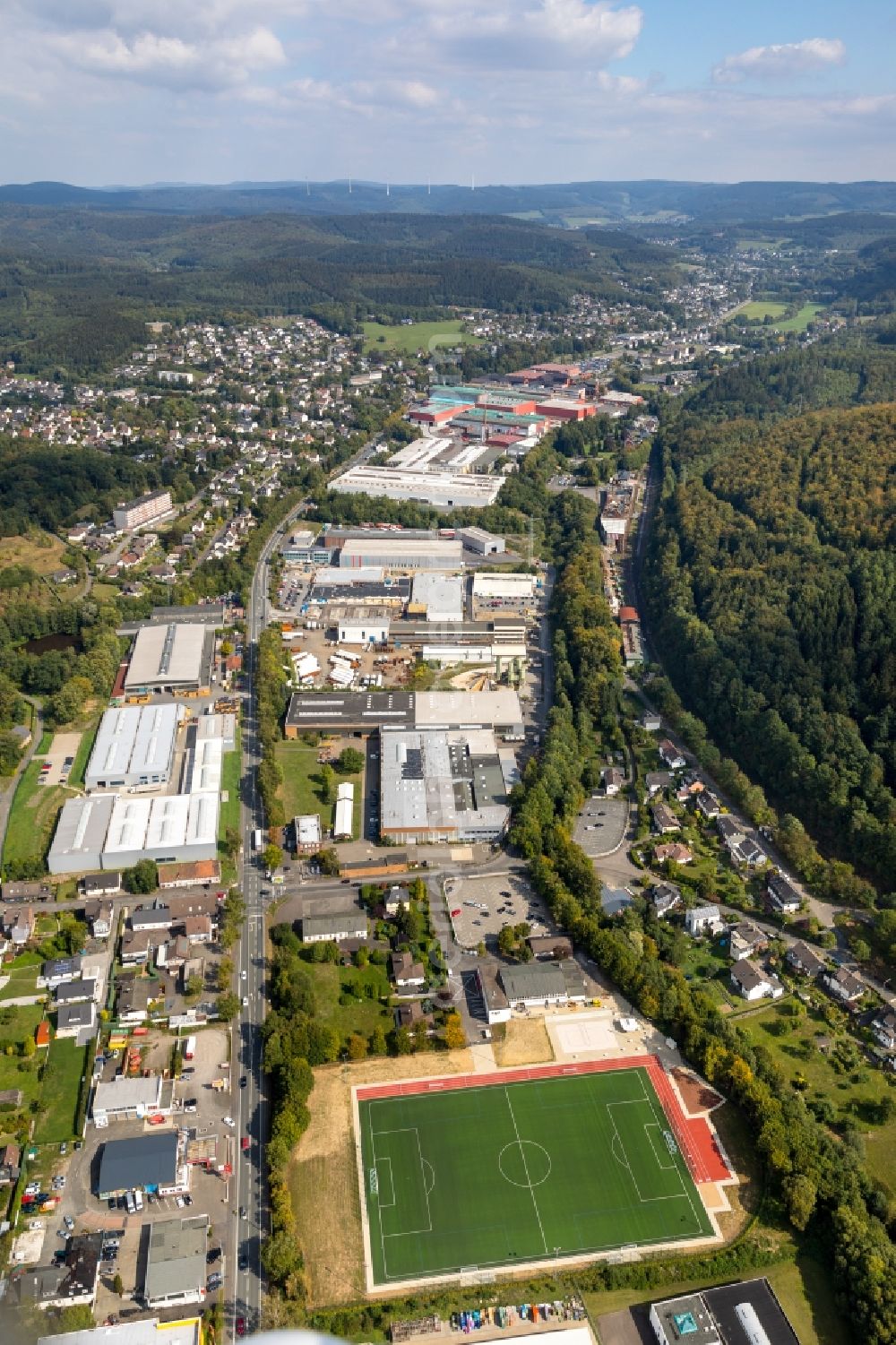 Aerial photograph Kreuztal - Industrial and commercial area along the Industriestrasse in Kreuztal in the state North Rhine-Westphalia, Germany