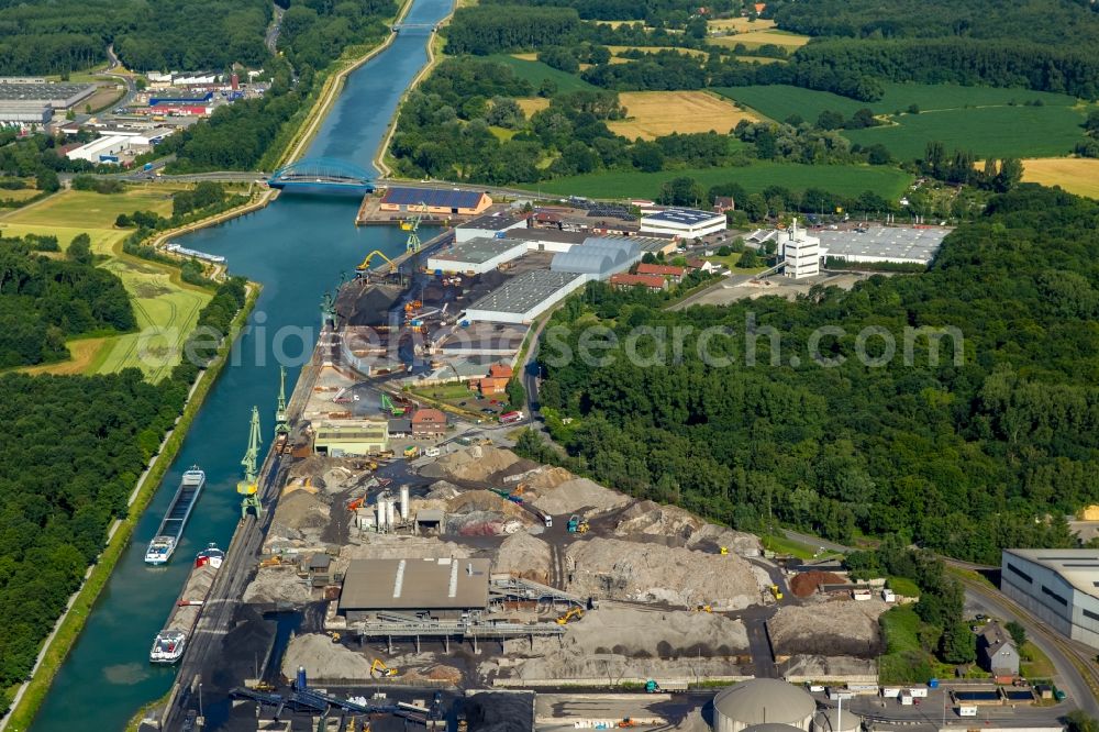 Aerial image Lünen - Industrial and commercial area in Luenen in the state North Rhine-Westphalia