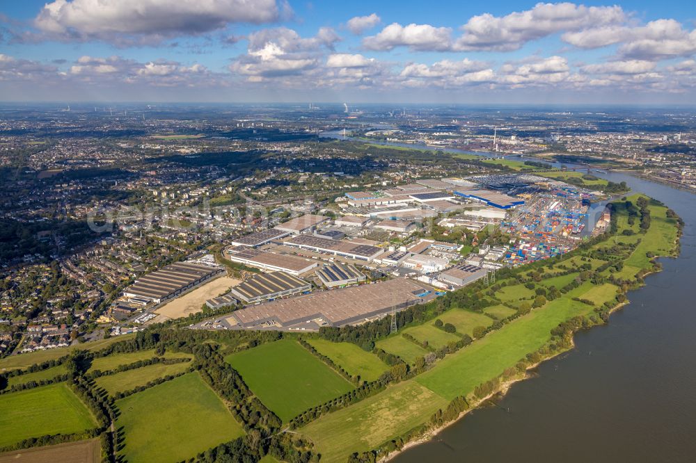 Duisburg from the bird's eye view: Industrial and commercial area along the Bliersheimer Strasse - Bismarckstrasse in Duisburg at Ruhrgebiet in the state North Rhine-Westphalia, Germany