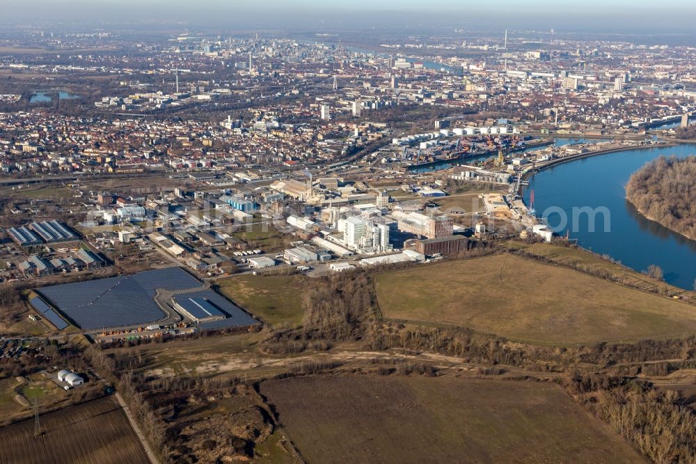 Aerial photograph Ludwigshafen am Rhein - Industrial and commercial area in the district Rheingoenheim in Ludwigshafen am Rhein in the state Rhineland-Palatinate, Germany