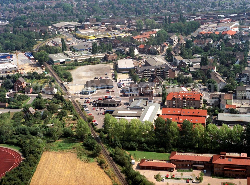 Aerial image Moers - Industrial and commercial area Rheinberger Strasse in Moers in the state North Rhine-Westphalia