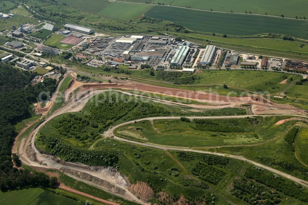 Sondershausen from the bird's eye view: Industrial and commercial area along the Schachtstrasse in the district Bendeleben in Sondershausen in the state Thuringia, Germany