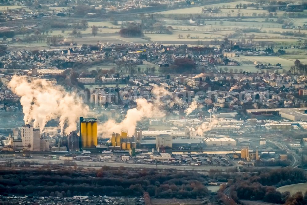 Aerial photograph Hamm - Industrial and commercial area Oelmuehle Broekelmann on Datteln-Hamm-Kanal in the district Bockum-Hoevel in Hamm in the state North Rhine-Westphalia