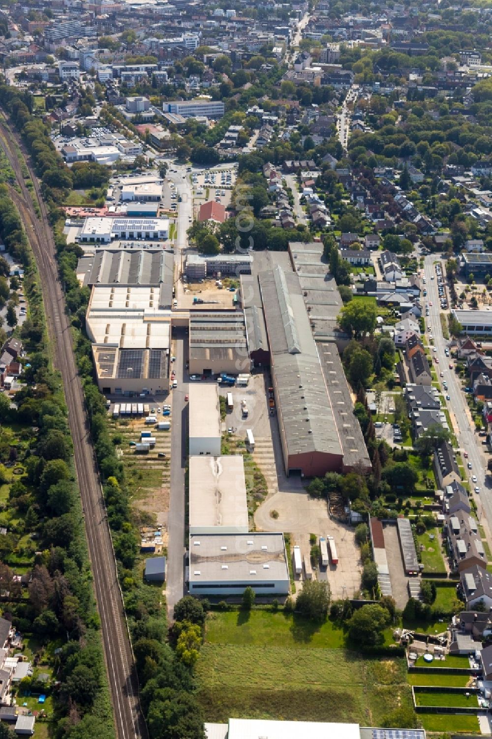 Dinslaken from above - Industrial and commercial area Am Alten Drahtwerk in the district Eppinghoven in Dinslaken in the state North Rhine-Westphalia, Germany