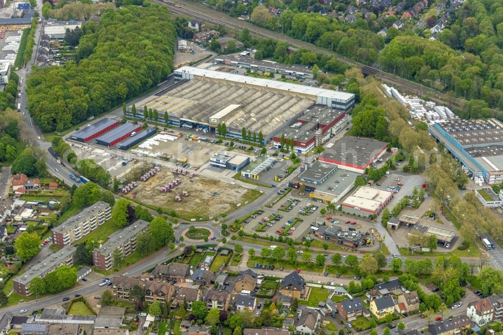 Gladbeck from the bird's eye view: Industrial and commercial area on Rockwool Strasse in the district Rentfort in Gladbeck at Ruhrgebiet in the state North Rhine-Westphalia, Germany