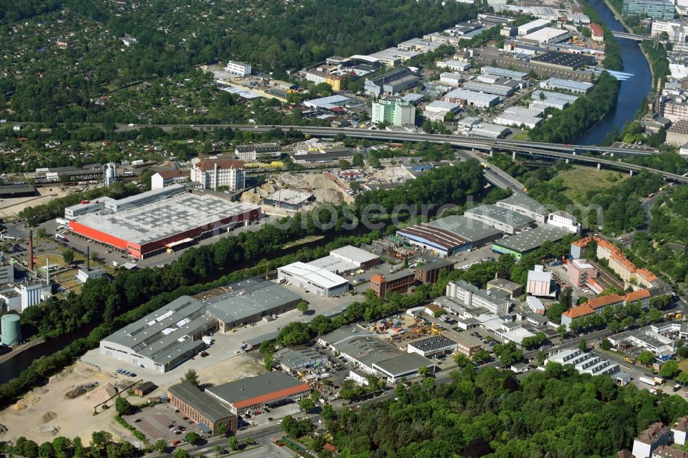 Aerial image Berlin - Industrial and commercial area entlang of Teltowkanal in the district Tempelhof-Schoeneberg in Berlin, Germany