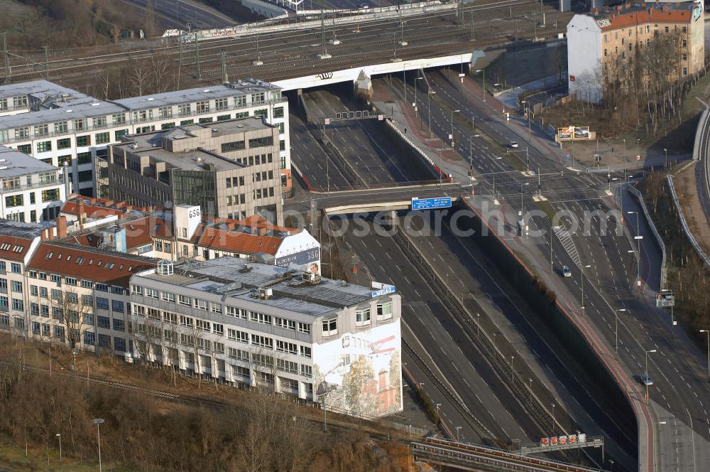 Berlin from above - Blick auf den das Industrie- und Gewerbegebiet an der Reichartstrasse, Schöneberger Strasse / Stadtautobahn A100 am Bereich Sachsendamm.