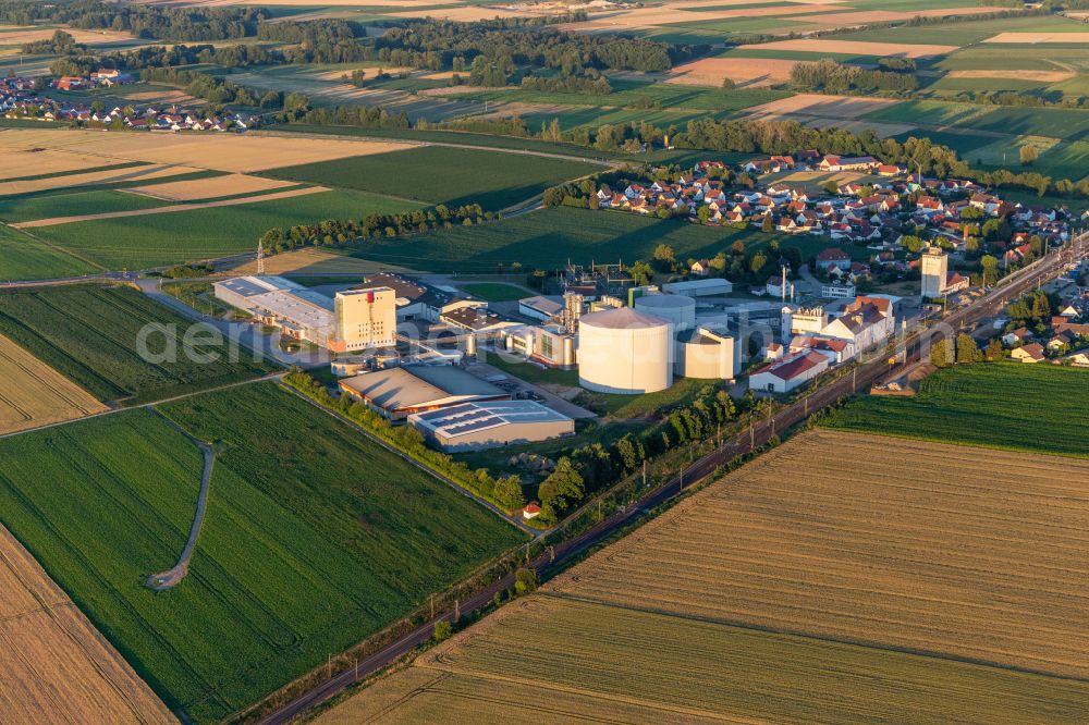 Sünching from the bird's eye view: Industrial and commercial area Suedstaerke factory on street Fabrikstrasse in Suenching in the state Bavaria, Germany