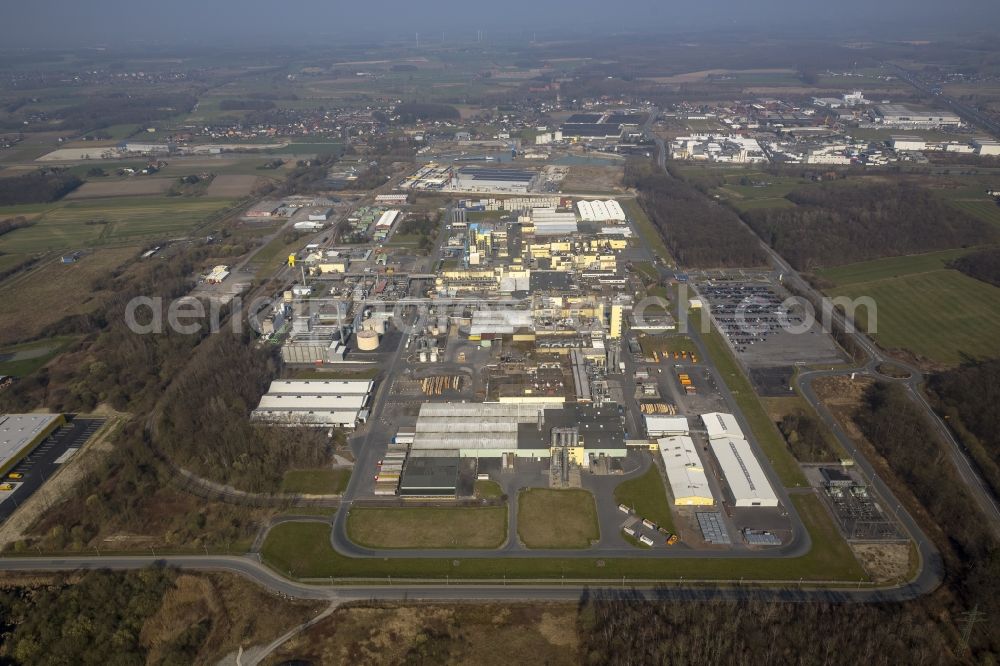 Hamm OT Uentrop from above - Industrial and commercial area Uentrop with the company Westfleisch, the Coldstore Hamm GmbH and the canal Datteln-Hamm-Kanal in the state North Rhine-Westphalia. www2.dupont.com