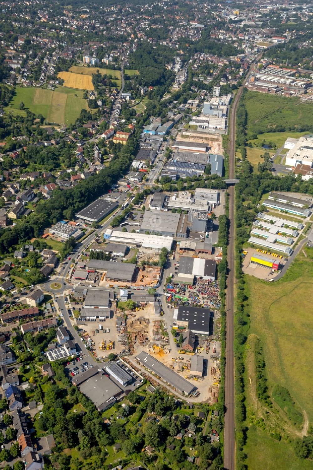 Witten from the bird's eye view: Industrial and commercial area along the Friedrich-Ebert-Strasse in Witten in the state North Rhine-Westphalia, Germany