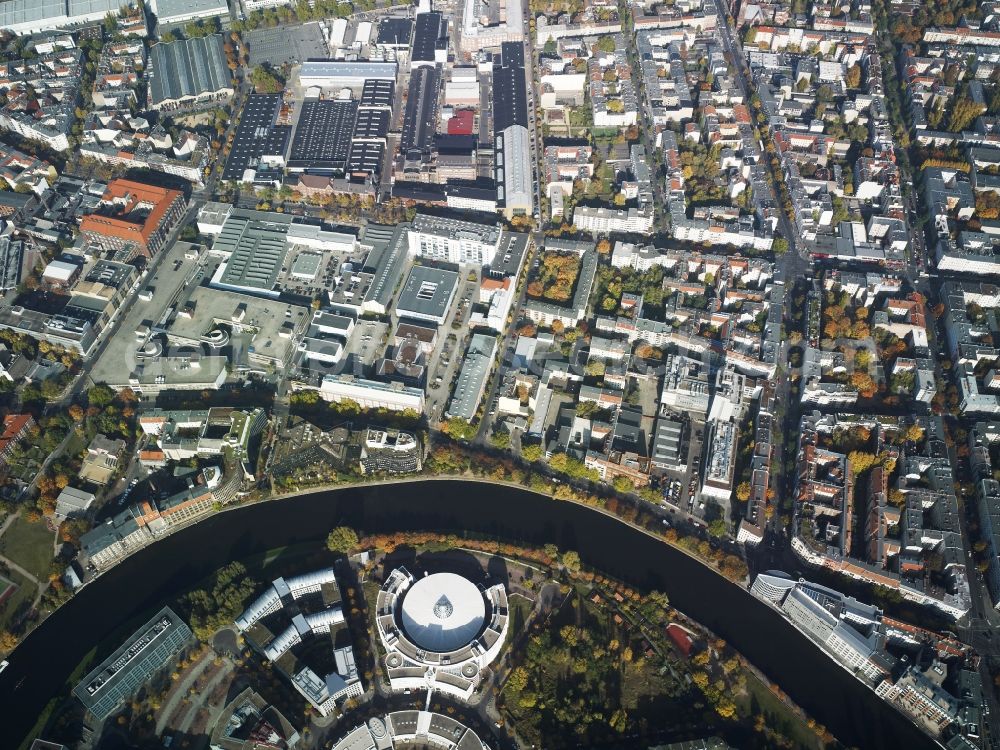 Aerial image Berlin - Industrial and commercial areas along the Spree bow on the river bank with the building of the Fraunhofer Institute in the Charlottenburg district in Berlin