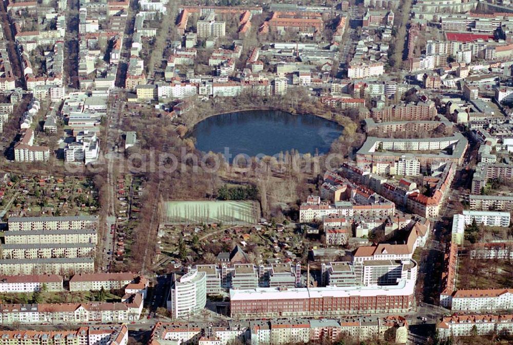 Berlin - Reinickendorf from above - Industrie- und Wohngebiet an der Aroser Allee am Schäfersee in Berlin - Reinickendorf