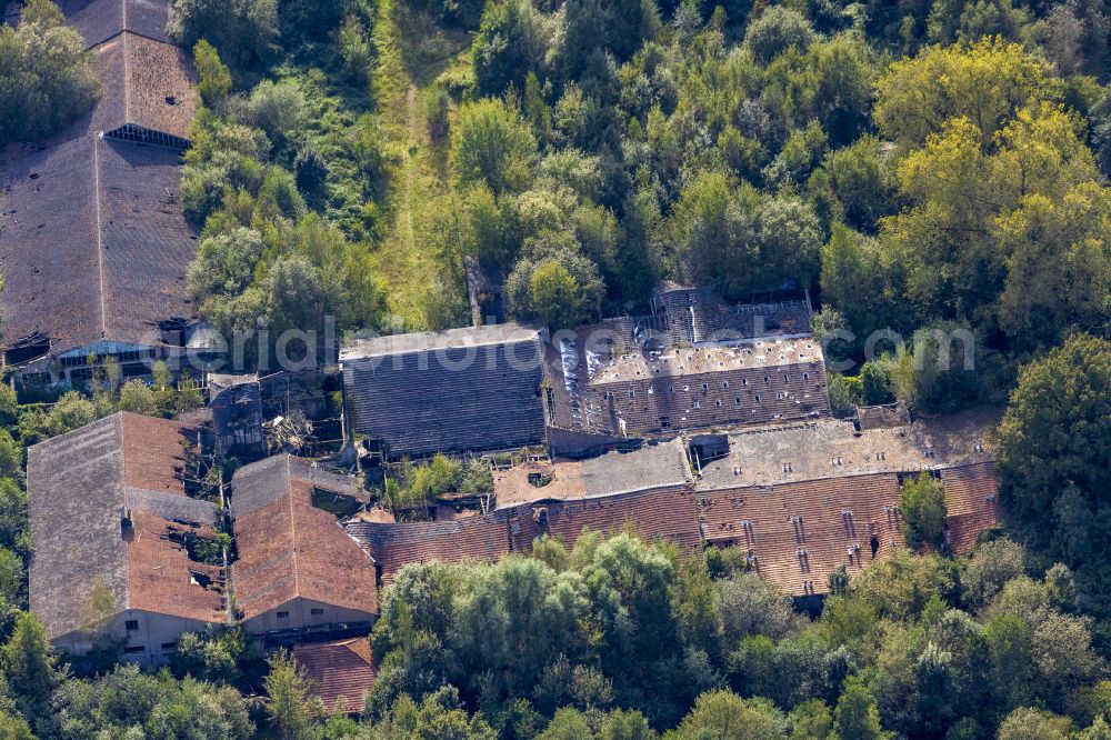 Aerial image Niederkrüchten - Industrial wasteland Falzziegelwerk Brimges & Co in Niederkruecheten on the street Brueggener Strasse in the federal state of North Rhine-Westphalia, Germany