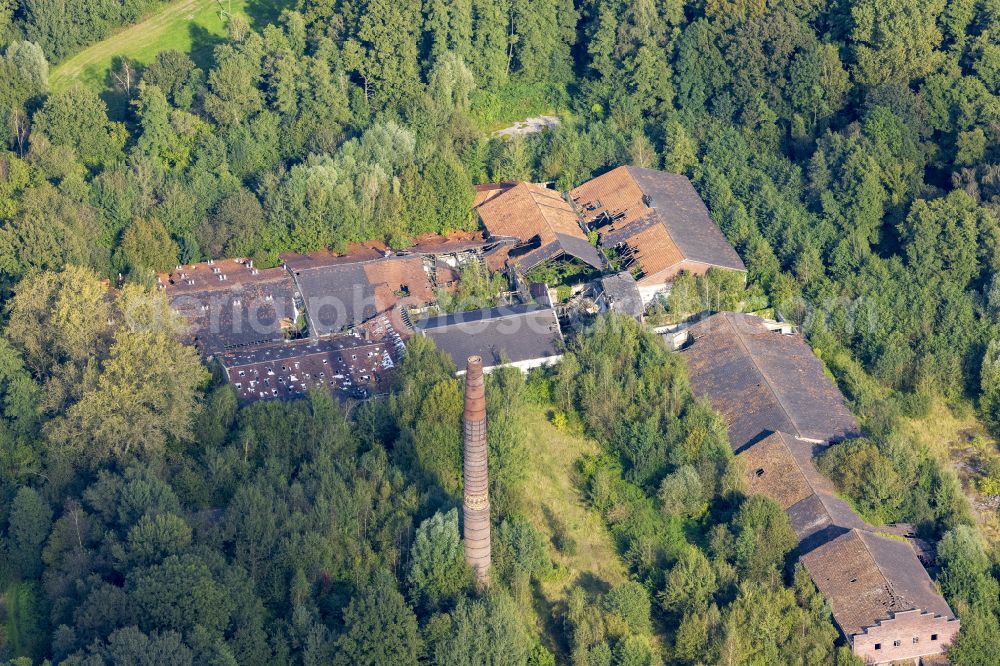 Aerial photograph Niederkrüchten - Industrial wasteland Falzziegelwerk Brimges & Co in Niederkruecheten on the street Brueggener Strasse in the federal state of North Rhine-Westphalia, Germany