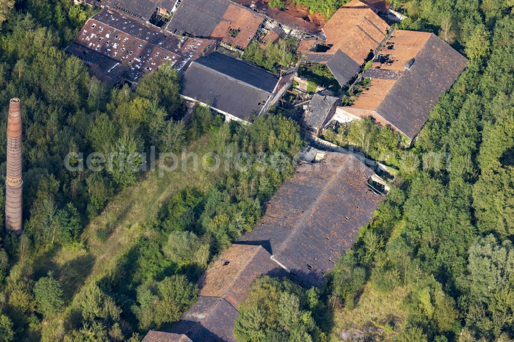 Niederkrüchten from above - Industrial wasteland Falzziegelwerk Brimges & Co in Niederkruecheten on the street Brueggener Strasse in the federal state of North Rhine-Westphalia, Germany