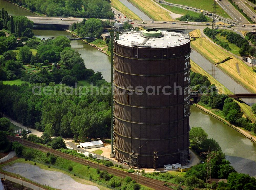 Aerial photograph Oberhausen - Gas tank serves as an industrial monument Gasometer Oberhausen Gmbh and an exhibition at the Arenastrasse in Oberhausen in North Rhine-Westphalia