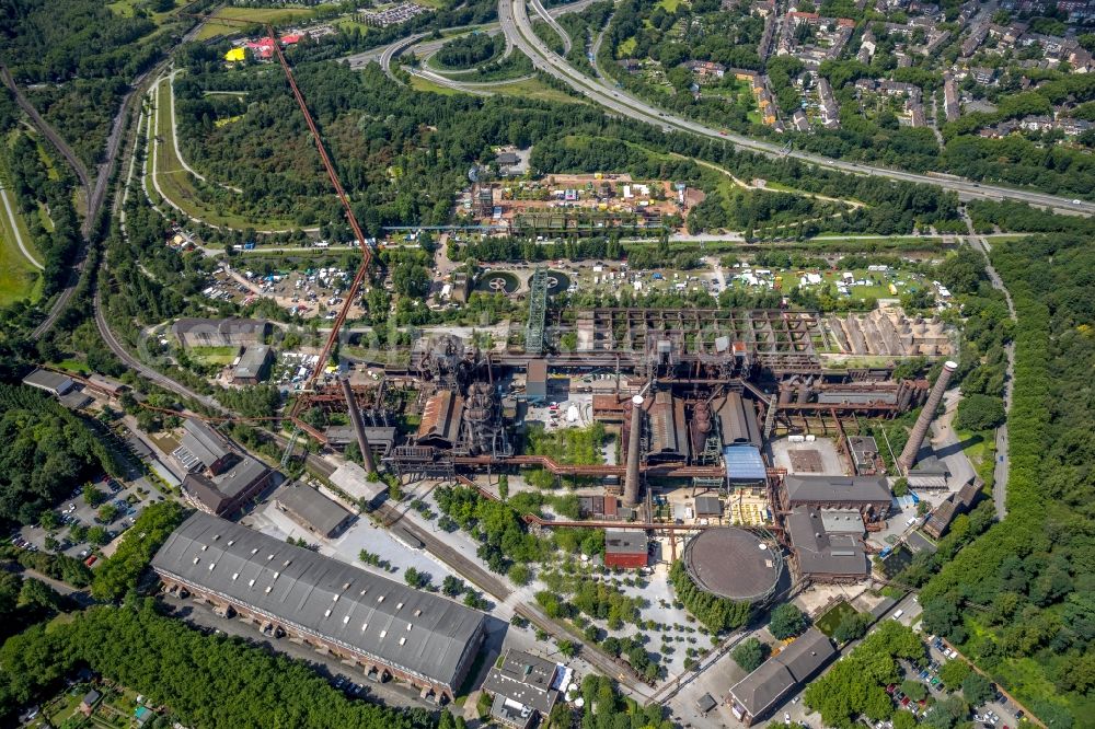 Aerial photograph Duisburg - Tourist attraction of the industrial monument of power-ruhrgebiet GmbH in Duisburg in the state North Rhine-Westphalia