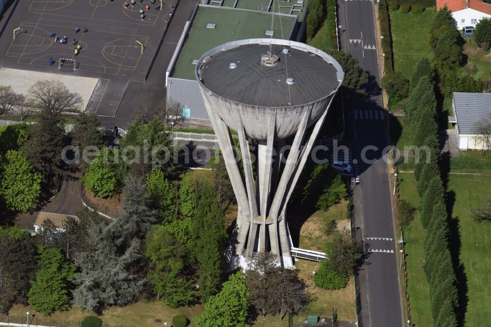 Aerial photograph Artigues-pres-Bordeaux - Building of industrial monument water tower in Artigues-pres-Bordeaux in Aquitaine Limousin Poitou-Charentes, France