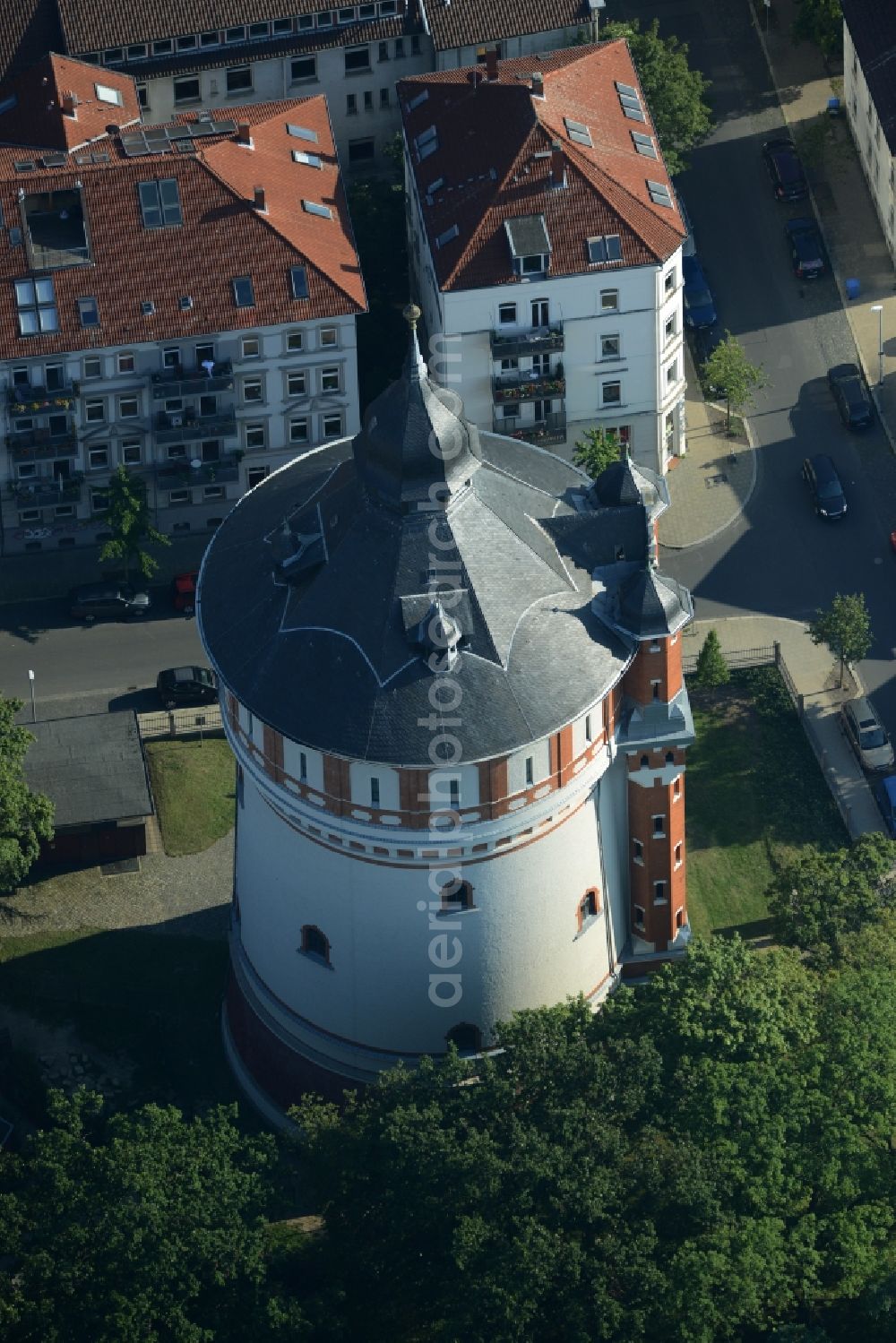 Aerial photograph Braunschweig - Building of industrial monument water tower in Braunschweig in the state Lower Saxony