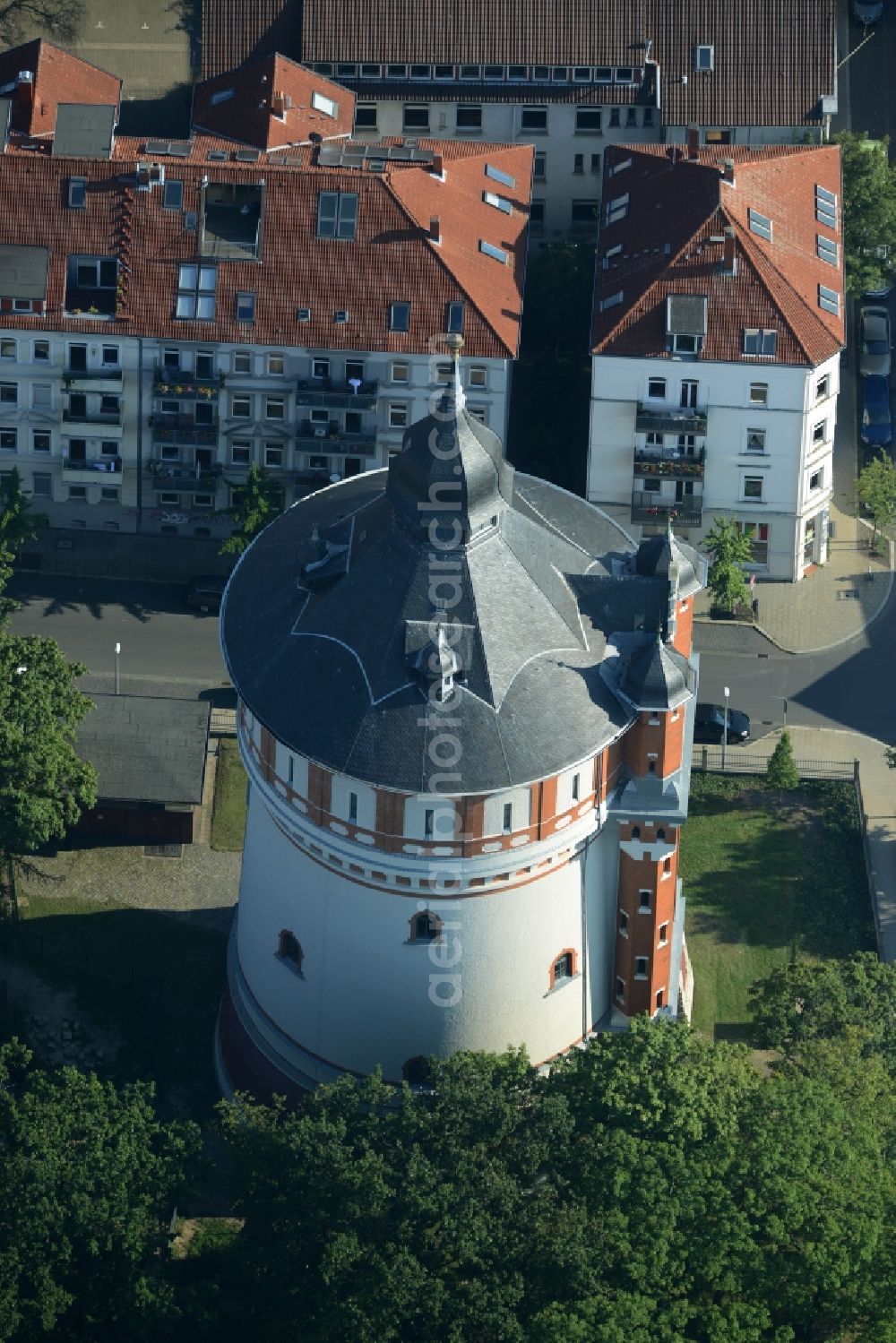 Braunschweig from the bird's eye view: Building of industrial monument water tower in Braunschweig in the state Lower Saxony