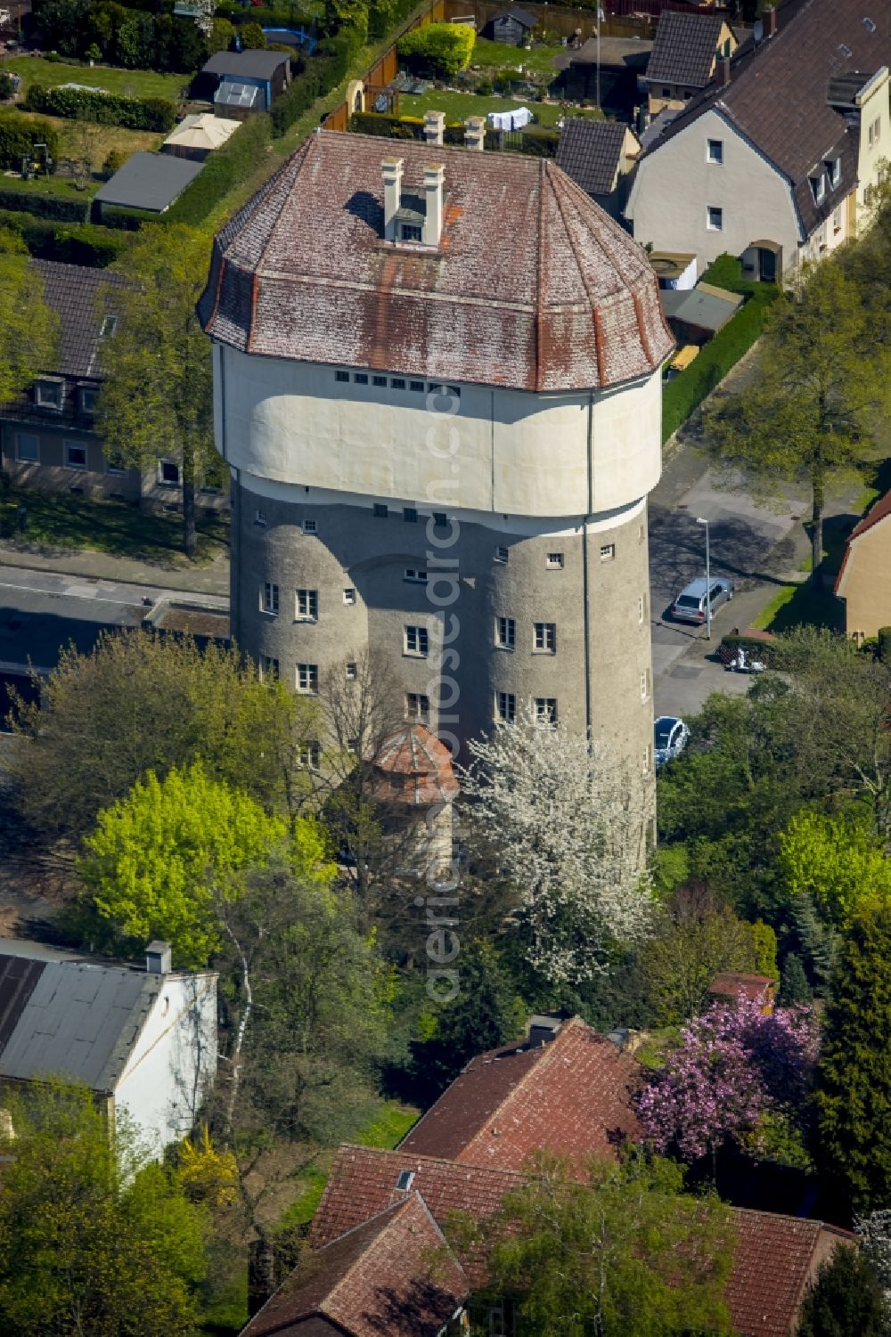 Aerial photograph Krefeld - Building of industrial monument water tower in Krefeld in the state North Rhine-Westphalia