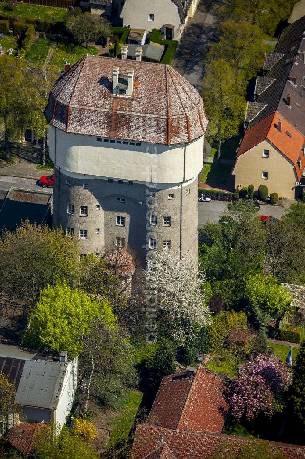 Aerial photograph Krefeld - Building of industrial monument water tower in Krefeld in the state North Rhine-Westphalia