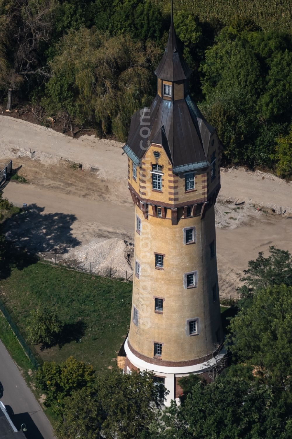 Leipzig from the bird's eye view: Building of industrial monument water tower in the district Liebertwolkwitz in Leipzig in the state Saxony, Germany