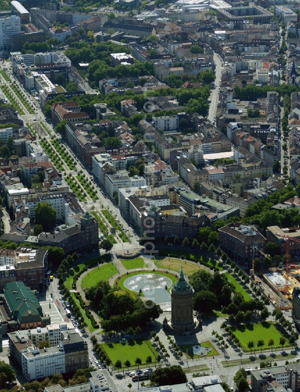 Mannheim from the bird's eye view: Building of industrial monument water tower on place Friedrichsplatz in Mannheim in the state Baden-Wuerttemberg