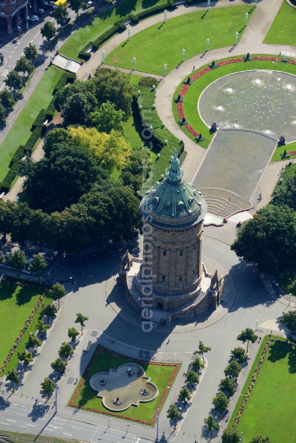 Aerial photograph Mannheim - Building of industrial monument water tower on place Friedrichsplatz in Mannheim in the state Baden-Wuerttemberg