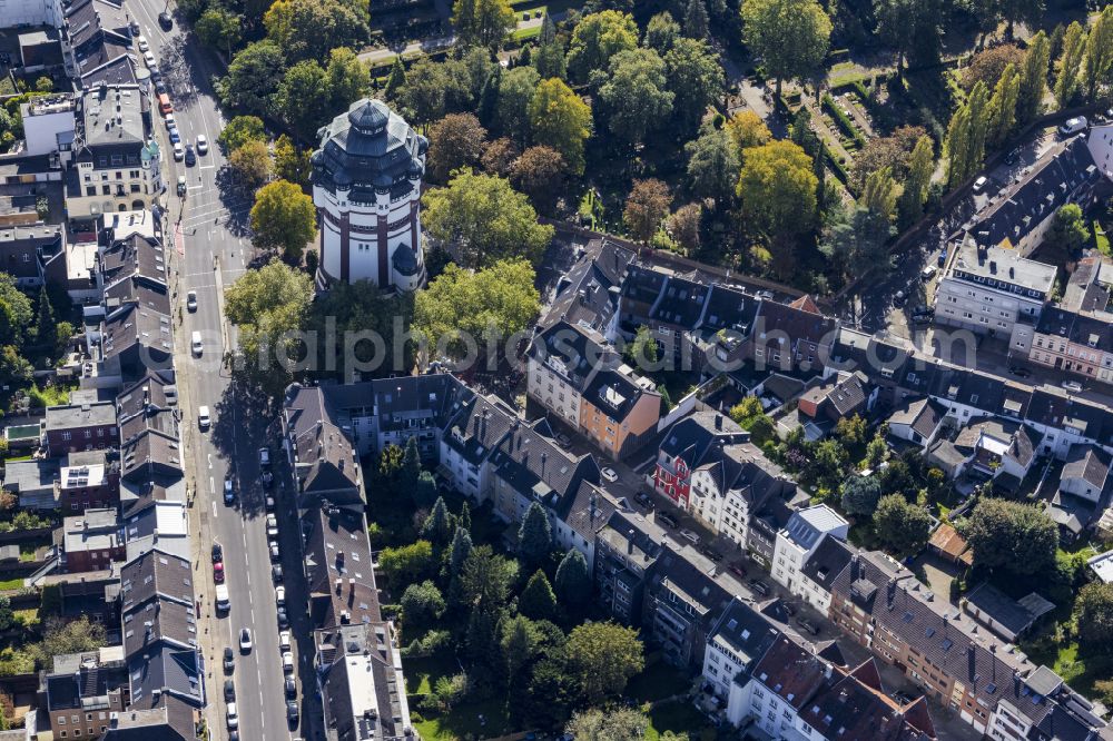 Aerial image Mönchengladbach - Building of the industrial monument Wasserturm an der Viersener Strasse on Viersener Strasse in Moenchengladbach in the federal state of North Rhine-Westphalia, Germany