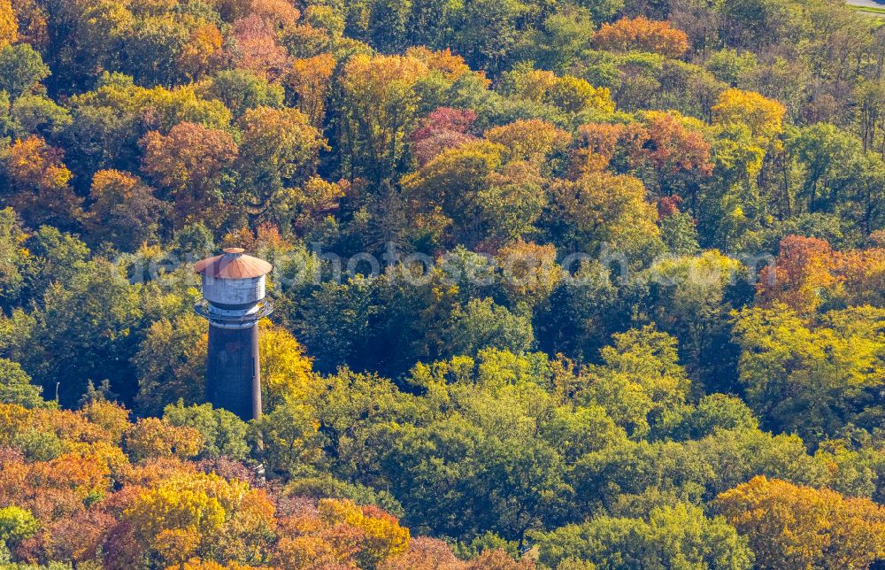 Moers from above - building of industrial monument water tower of the Vinner Wasserturm on Vinner Strasse in Moers in the state North Rhine-Westphalia, Germany