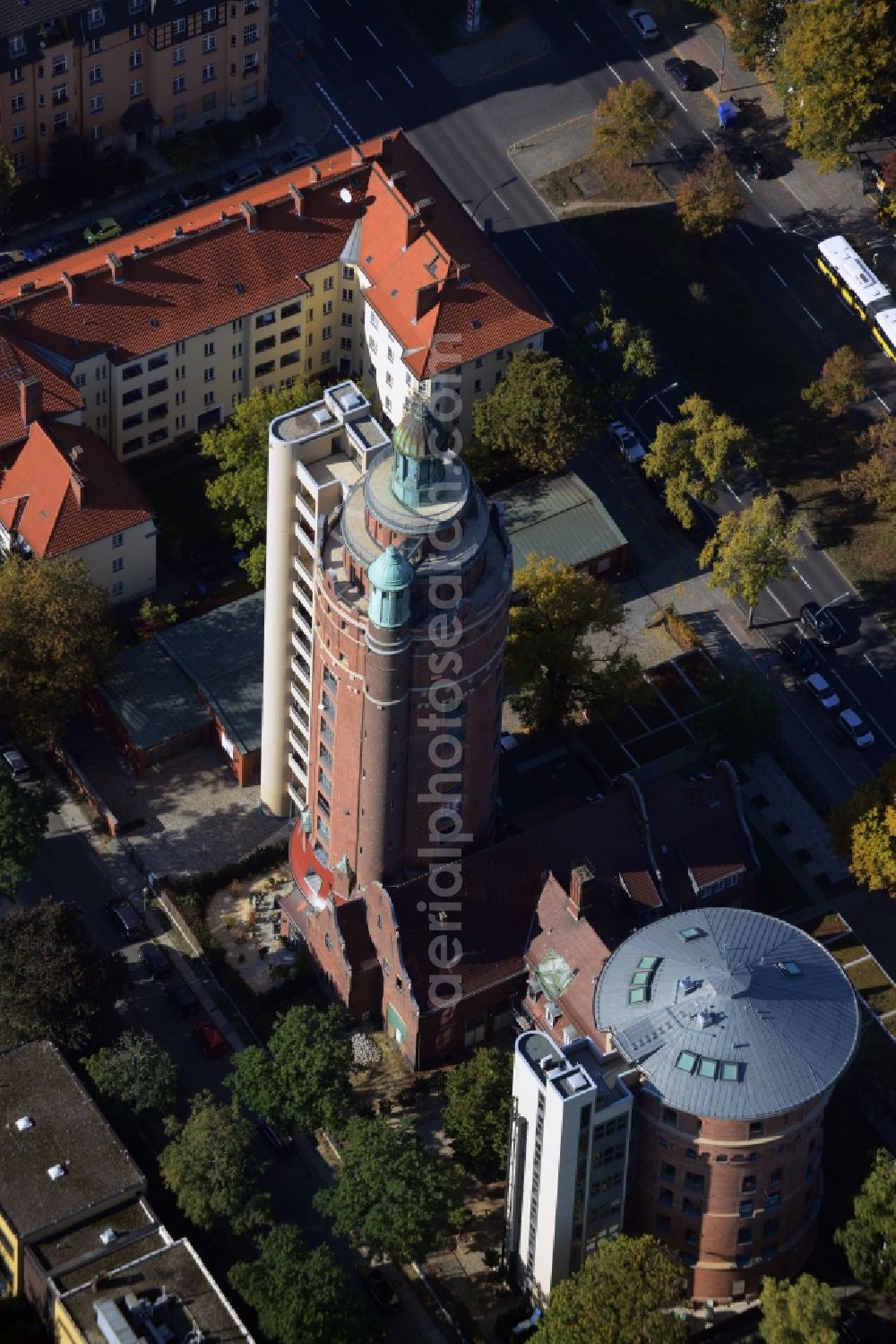 Aerial photograph Berlin - Building of industrial monument water tower on Spandauer Damm in Berlin in Germany