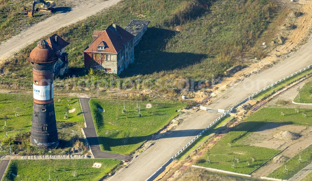 Aerial photograph Duisburg - Building of industrial monument water tower on Gelaende the formerly Rangierbahnhofes on street Dirschauer Weg in the district Wedau in Duisburg at Ruhrgebiet in the state North Rhine-Westphalia, Germany