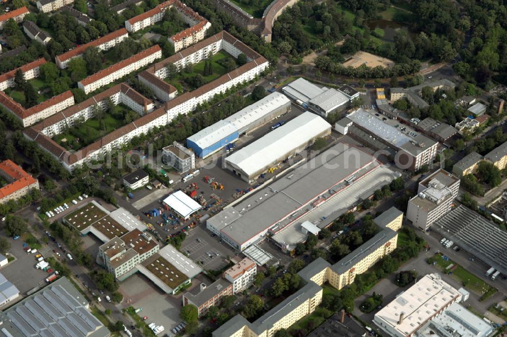 Berlin from above - Blick auf das Industriegebiet an der Bessemerstraße , Eythstraße in Berlin-Tempelhof. Eine Immobilie der HVB Immobilien AG.