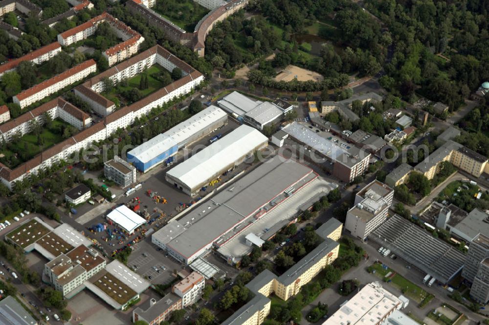 Berlin from the bird's eye view: Blick auf das Industriegebiet an der Bessemerstraße , Eythstraße in Berlin-Tempelhof. Eine Immobilie der HVB Immobilien AG.