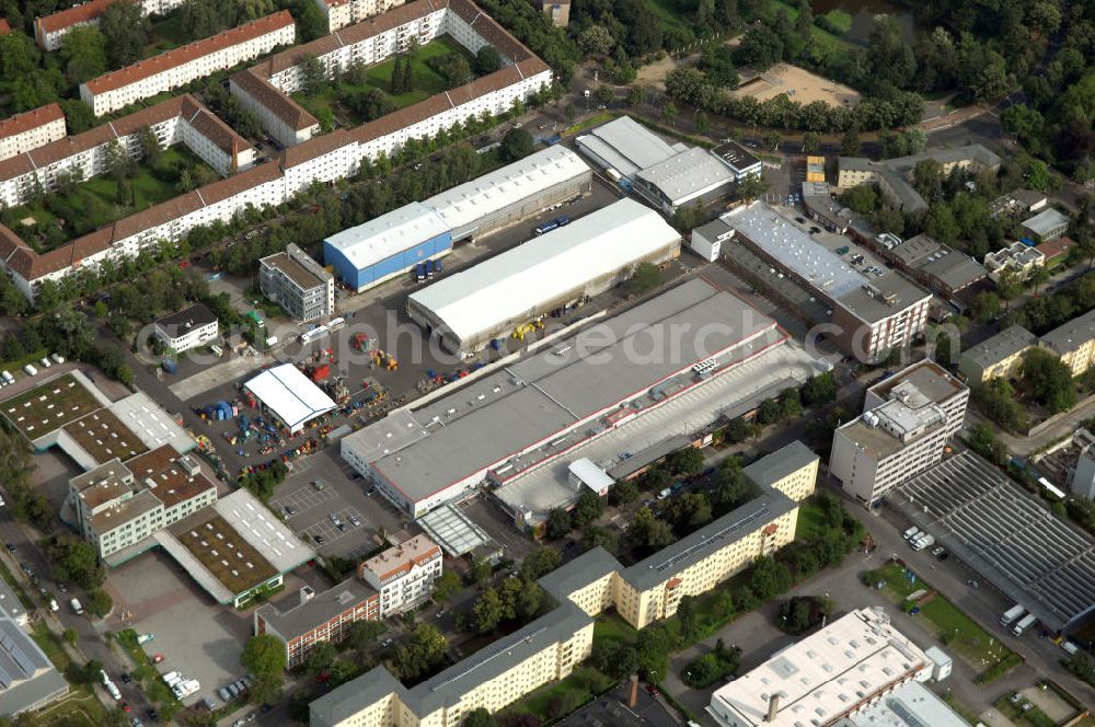 Aerial photograph Berlin - Blick auf das Industriegebiet an der Bessemerstraße , Eythstraße in Berlin-Tempelhof. Eine Immobilie der HVB Immobilien AG.