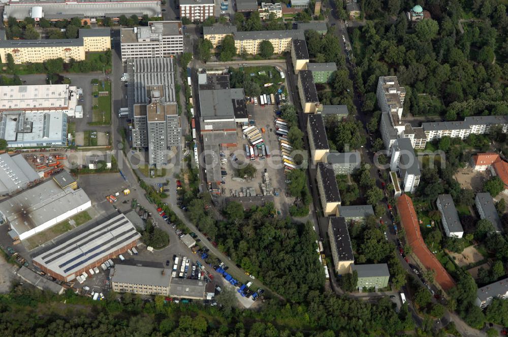 Berlin from above - Blick auf das Industriegebiet an der Bessemerstraße , Eythstraße in Berlin-Tempelhof. Eine Immobilie der HVB Immobilien AG.