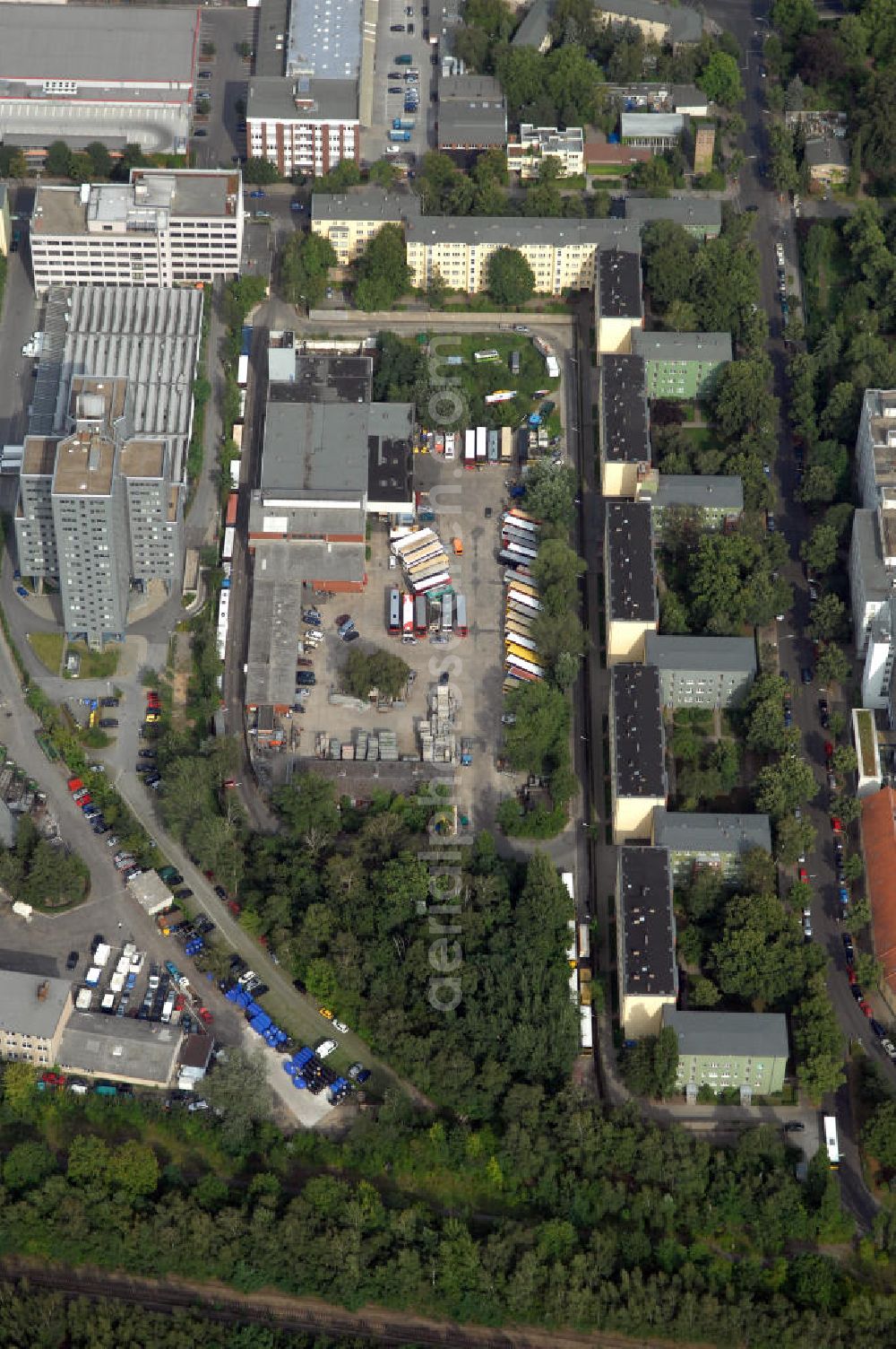 Berlin from the bird's eye view: Blick auf das Industriegebiet an der Bessemerstraße , Eythstraße in Berlin-Tempelhof. Eine Immobilie der HVB Immobilien AG.