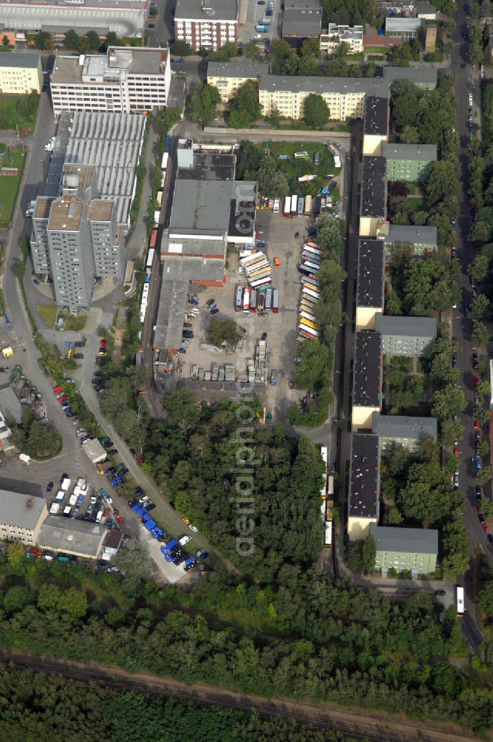 Aerial image Berlin - Blick auf das Industriegebiet an der Bessemerstraße , Eythstraße in Berlin-Tempelhof. Eine Immobilie der HVB Immobilien AG.