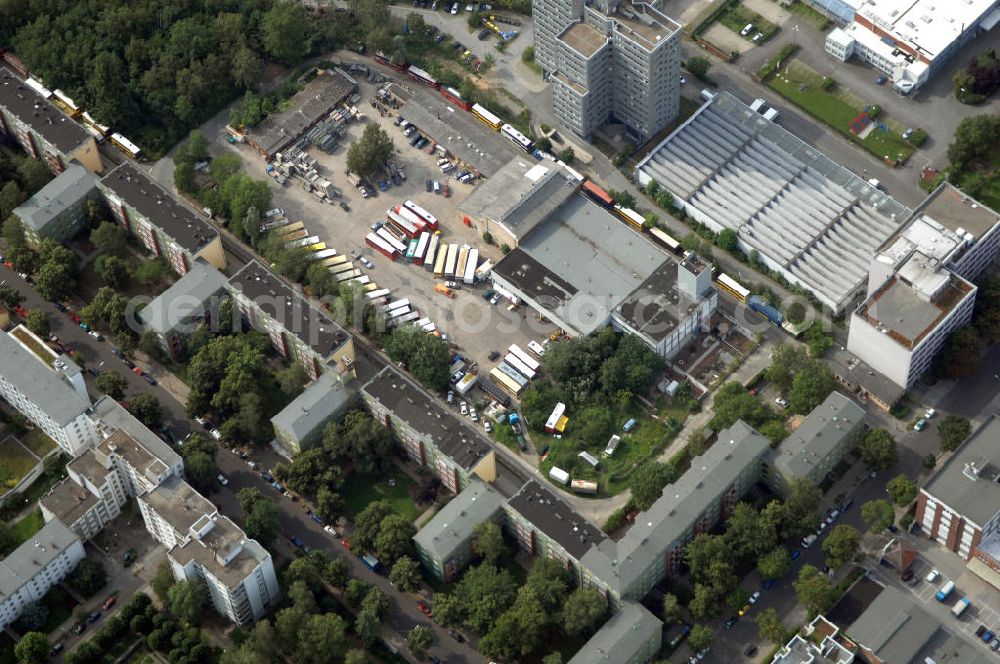 Aerial photograph Berlin - Blick auf das Industriegebiet an der Bessemerstraße , Eythstraße in Berlin-Tempelhof. Eine Immobilie der HVB Immobilien AG.