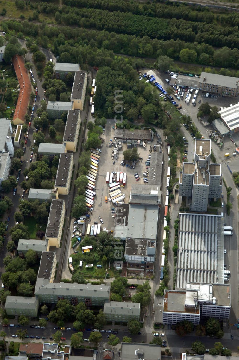 Aerial image Berlin - Blick auf das Industriegebiet an der Bessemerstraße , Eythstraße in Berlin-Tempelhof. Eine Immobilie der HVB Immobilien AG.