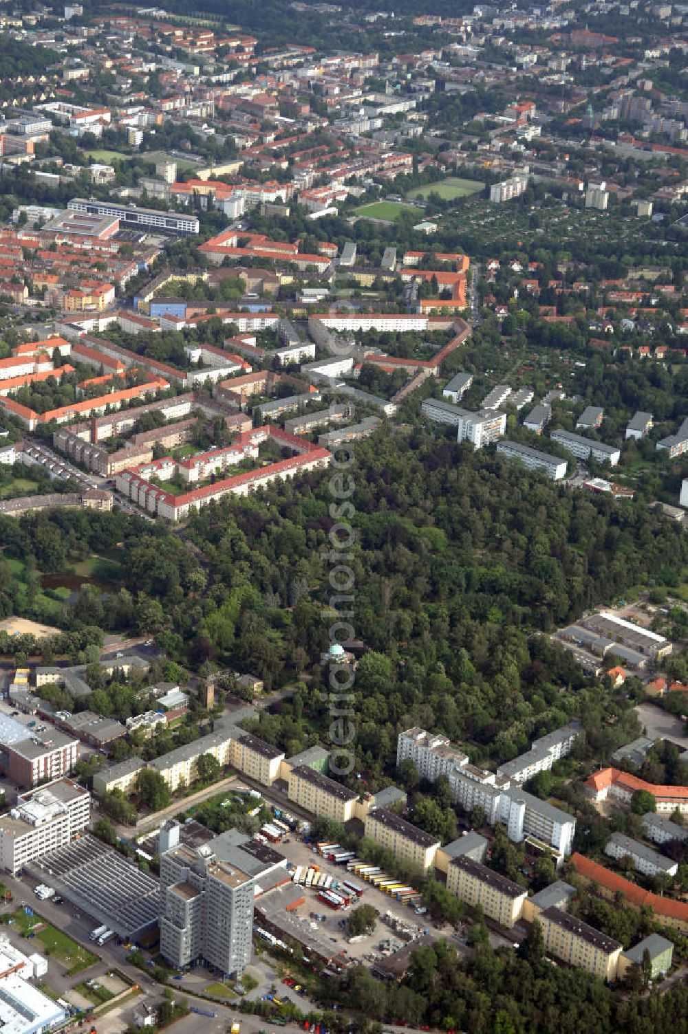 Berlin from above - Blick auf das Industriegebiet an der Bessemerstraße , Eythstraße in Berlin-Tempelhof. Eine Immobilie der HVB Immobilien AG.