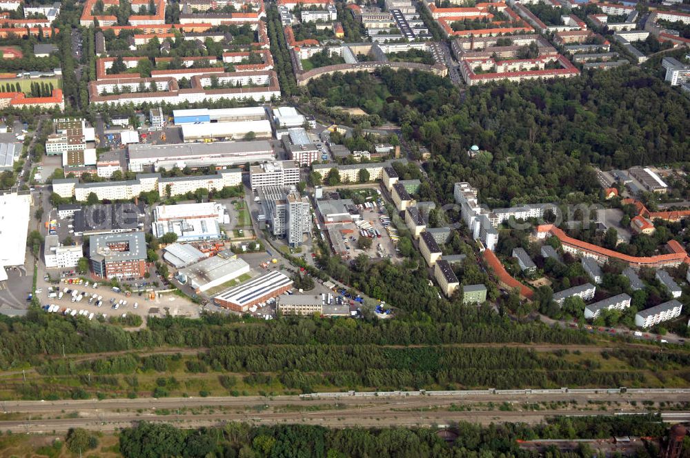 Aerial photograph Berlin - Blick auf das Industriegebiet an der Bessemerstraße , Eythstraße in Berlin-Tempelhof. Eine Immobilie der HVB Immobilien AG.