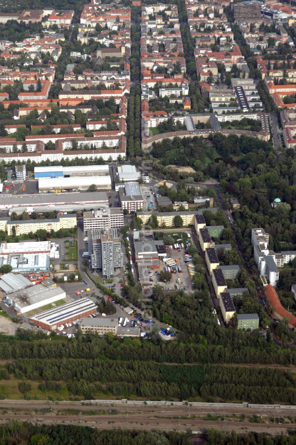 Berlin from the bird's eye view: Blick auf das Industriegebiet an der Bessemerstraße , Eythstraße in Berlin-Tempelhof. Eine Immobilie der HVB Immobilien AG.